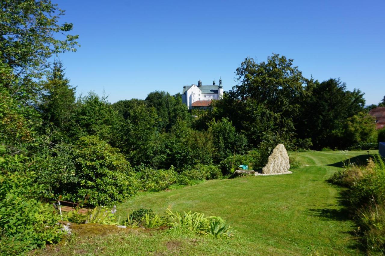 Ferienhaus Englburg In Absolut Ruhiger Lage Tittling Esterno foto